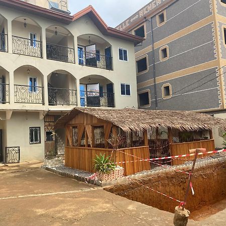 Residence Martha Yaounde Exterior photo